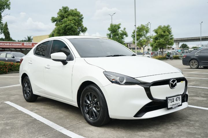 รถ Mazda Mazda 2 1.3 C สี ขาว