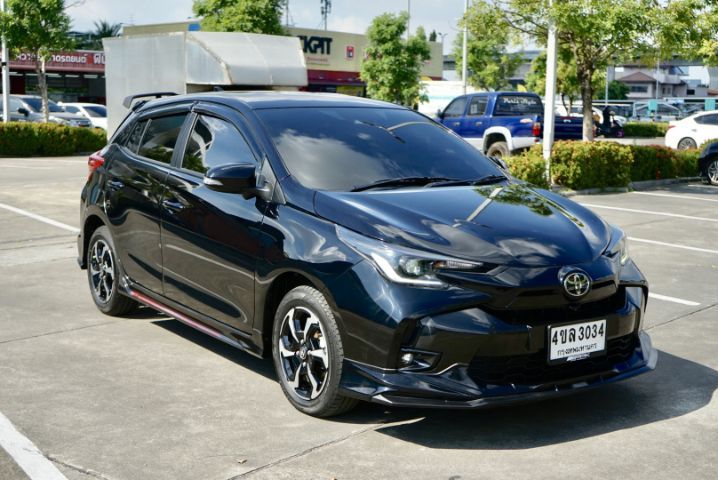 รถ Toyota Yaris 1.2 Premium S สี ดำ