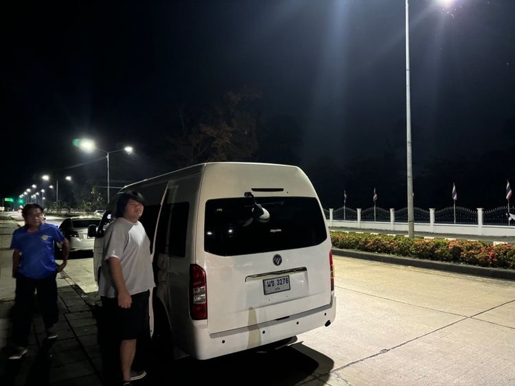 Foton Columbus 2016 2.8 VIP Van ดีเซล ไม่ติดแก๊ส เกียร์ธรรมดา ขาว รูปที่ 3