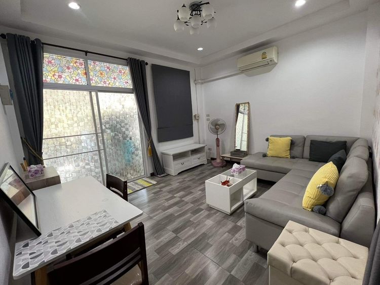 อื่นๆ ตกแต่งครบ 2015 ทาวน์เฮ้าส์ มือสอง 2 ชั้น แถมเฟอร์ครบ พร้อมอยู่ ใจกลางเมืองเพชรบูรณ์ รูปที่ 3