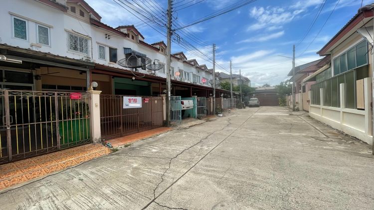 อื่นๆ ไม่มี สร้างเสร็จก่อน 2010 ทาวน์เฮ้าส์มือสอง ทำเลทอง ใจกลางเมืองเพชรบูรณ์ ราคาเบาๆ รูปที่ 2