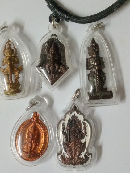 ท้าวเวสสุวรรณ  5  องค์ พร้อมเลี่ยม ราคาเพียง 1200 รูปที่ 3