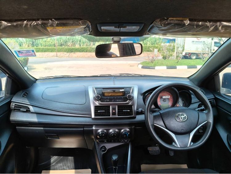 Toyota Yaris 2016 1.2 E Sedan เบนซิน ไม่ติดแก๊ส เกียร์อัตโนมัติ ดำ รูปที่ 3