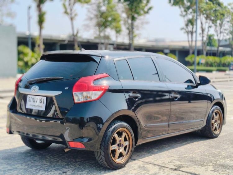 Toyota Yaris 2016 1.2 E Sedan เบนซิน ไม่ติดแก๊ส เกียร์อัตโนมัติ ดำ รูปที่ 2