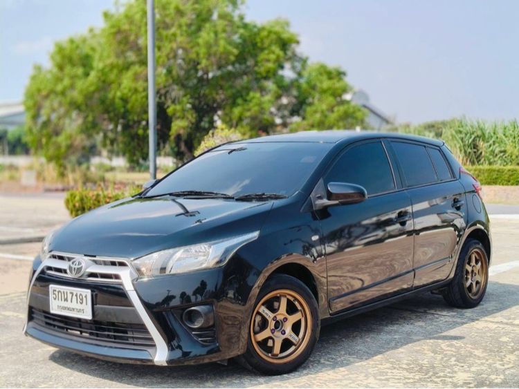 รถ Toyota Yaris 1.2 E สี ดำ