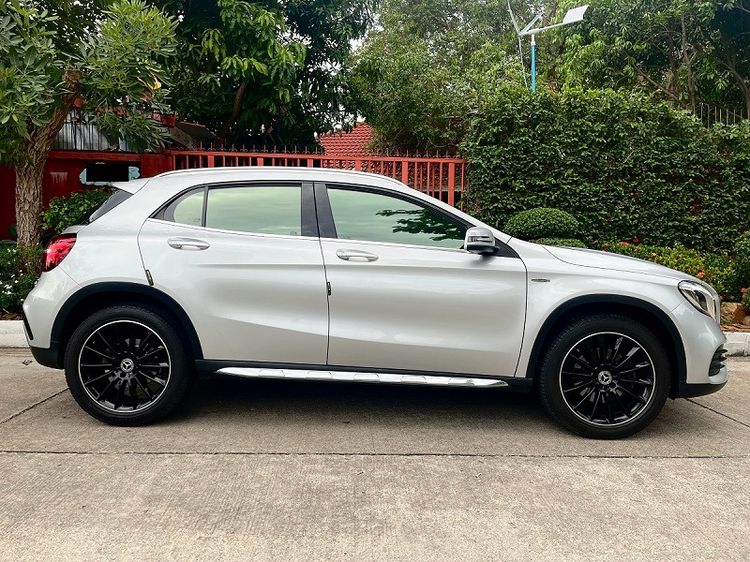Mercedes-Benz GLA-Class 2018 GLA250 Utility-car เบนซิน เกียร์อัตโนมัติ บรอนซ์เงิน รูปที่ 4