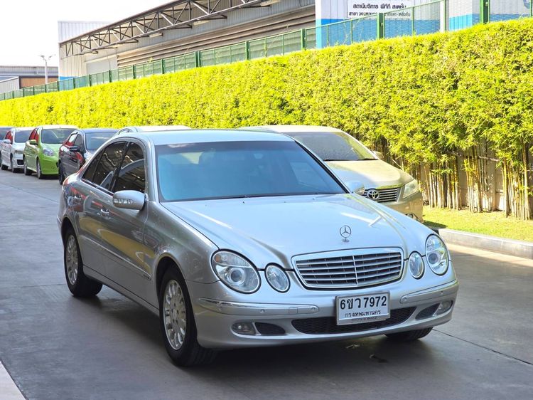 รถ Mercedes-Benz E-Class E200 สี บรอนซ์เงิน