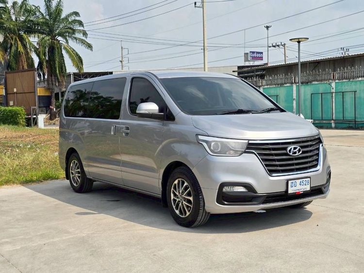 Hyundai H-1  2018 2.5 Maesto Touring ดีเซล เกียร์อัตโนมัติ เทา รูปที่ 3
