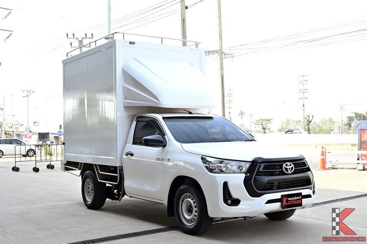 รถ Toyota Hilux Revo 2.4 Entry สี ขาว