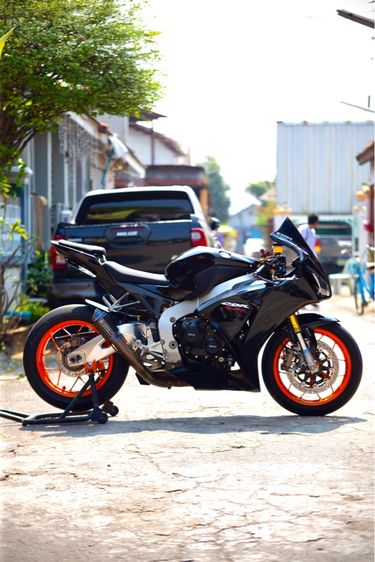 cbr1000rr 2015 รูปที่ 2
