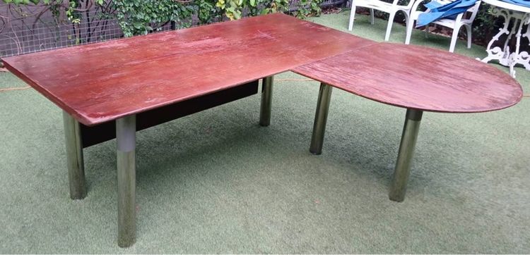 โต๊ะทำงาน