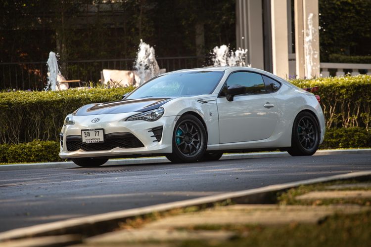 รถ Toyota 86GT 2.0 สี ขาว