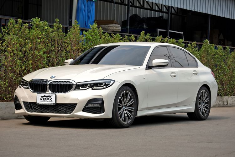 รถ BMW Series 3 320d สี ขาว