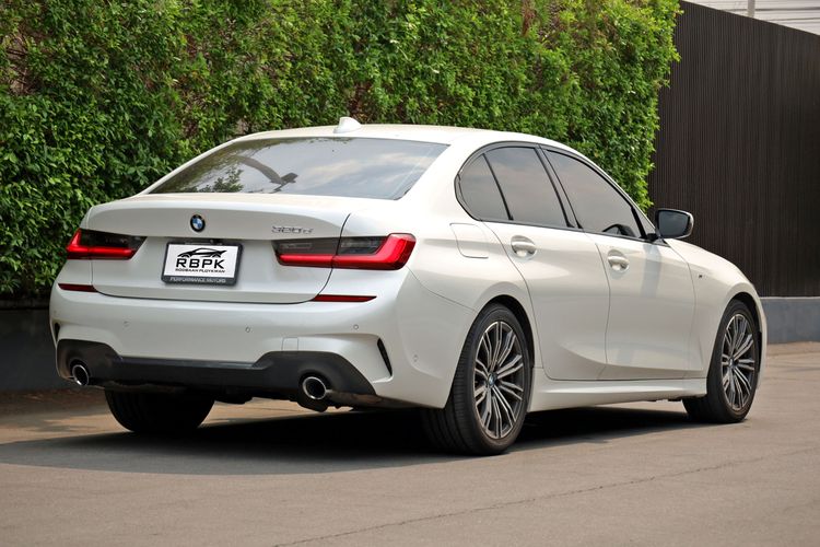 BMW Series 3 2021 320d Sedan ดีเซล ไม่ติดแก๊ส เกียร์อัตโนมัติ ขาว รูปที่ 4