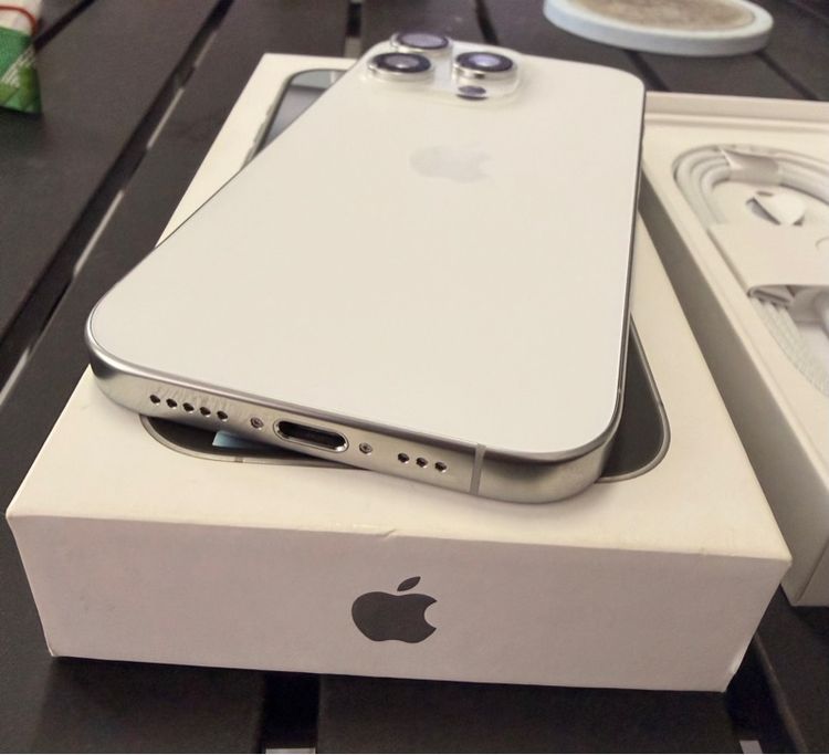 iPhone 16Pro 256gb. สี White titanium 27,000 บาท (เครื่องศูนย์ไทย) รูปที่ 2