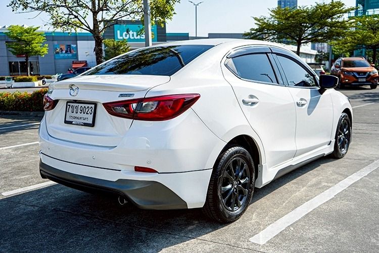 Mazda Mazda 2 2020 1.3 High Connect Sedan เบนซิน ไม่ติดแก๊ส เกียร์อัตโนมัติ ขาว รูปที่ 3