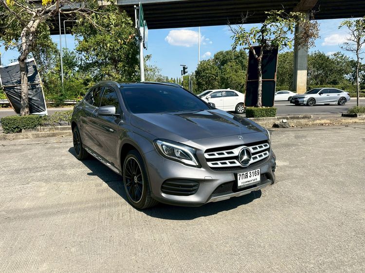 รถ Mercedes-Benz GLA-Class GLA250 สี เทา