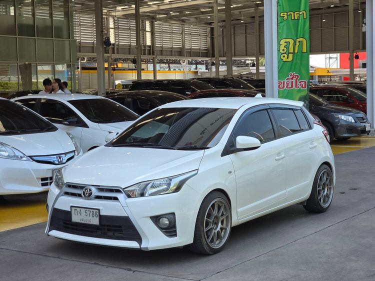 Toyota Yaris 2014 1.2 E Sedan เบนซิน LPG เกียร์อัตโนมัติ ขาว รูปที่ 3