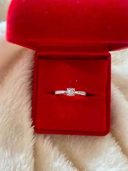 แหวนทองแท้9kเพชรแท้เบลเยี่ยมเบอร์52 สวยมาก