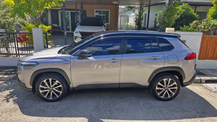รถ Toyota Corolla Cross 1.8 Hybrid Premium สี เทา