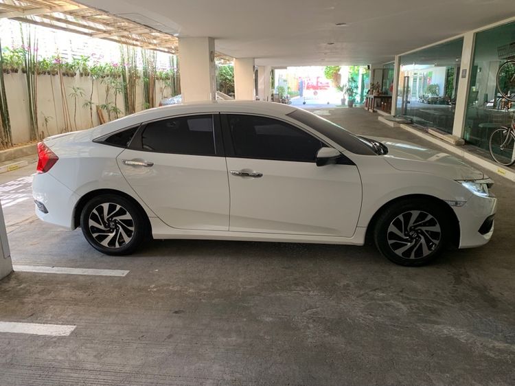 รถ Honda Civic 1.8 EL i-VTEC สี ขาว