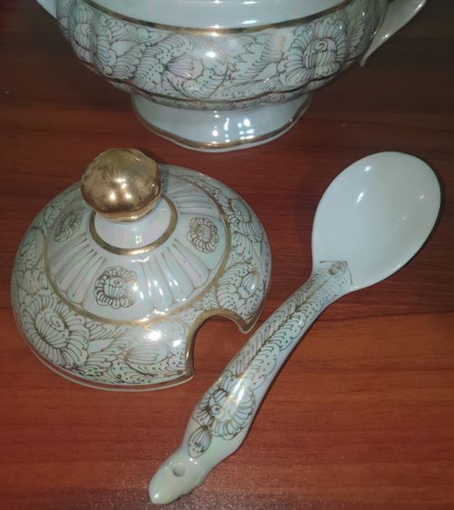 โถใส่ข้าว เซรามิกเนื้อเงามุก ลายดอกไม้ งานประณีตสภาพดี รูปที่ 2