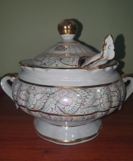 โถใส่ข้าว เซรามิกเนื้อเงามุก ลายดอกไม้ งานประณีตสภาพดี