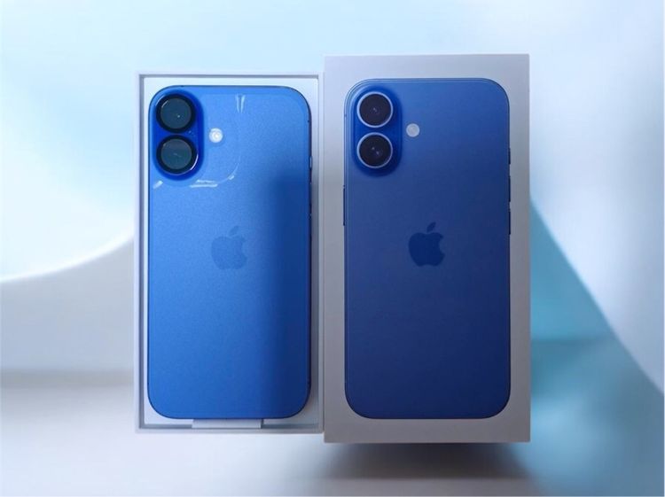 iPhone 16 สี Ultramarine ความจุ 128GB