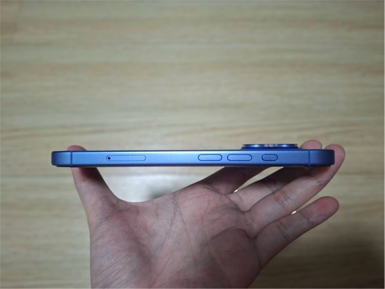 iPhone 16 สี Ultramarine ความจุ 128GB รูปที่ 6