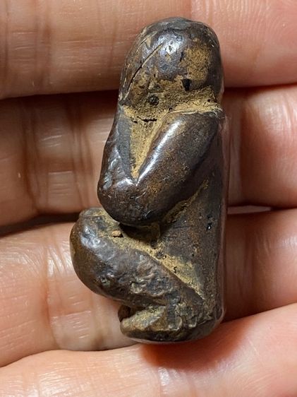 พระปิดตานั่งยองหลวงปู่แก้ว รูปที่ 6