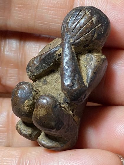 พระปิดตานั่งยองหลวงปู่แก้ว รูปที่ 3