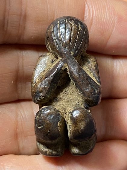 พระปิดตานั่งยองหลวงปู่แก้ว