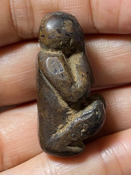 พระปิดตานั่งยองหลวงปู่แก้ว รูปที่ 5