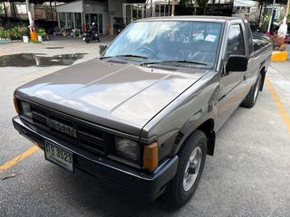1990 nissan big m 2.5