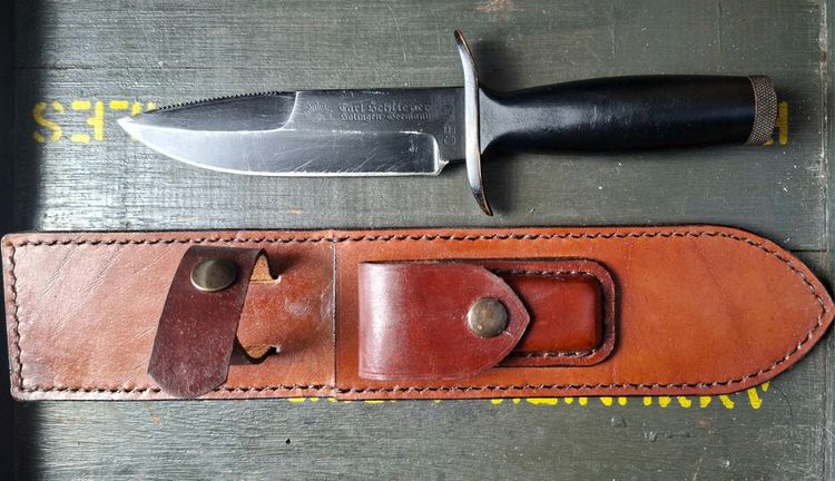 มีดตราตา เยอรมัน Carl Schlieper Solingen  Survival Knife 