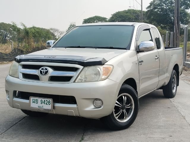 รถ Toyota Hilux Vigo 2.5 E สี เทา