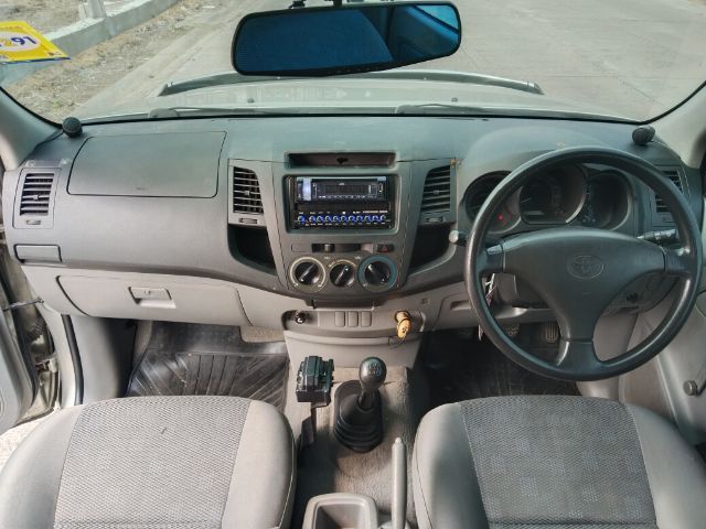 Toyota Hilux Vigo 2004 2.5 E Pickup ดีเซล ไม่ติดแก๊ส เกียร์ธรรมดา เทา รูปที่ 4