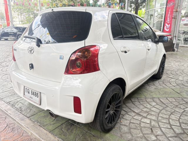 Toyota Yaris 2012 1.5 E Sedan เบนซิน ไม่ติดแก๊ส เกียร์อัตโนมัติ ขาว รูปที่ 4