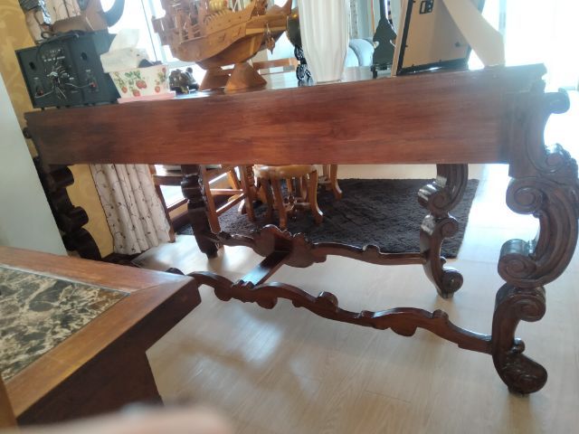 โต๊ะไม้สักครึ่งวงค์กลม