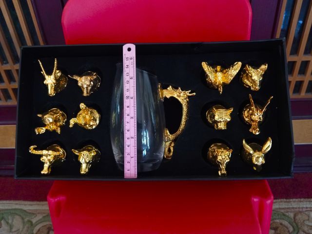ชุดแก้วมังกรกับแก้ว12 ราศีครบชุดรวม 13 ชิ้น สภาพเยี่ยมดีใหม่ไซน์ล้ำ รูปที่ 7
