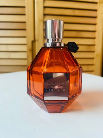 Sold out ขวดน้ำหอมแท้ 💯 VICTOR and  ROLF Flowerbomb Tiger Lily 100ml พร้อมกล่อง หายาก สำหรับนักสะสม ตั้งโชว์หรู  พร็อพ ส่งฟรี รูปที่ 6