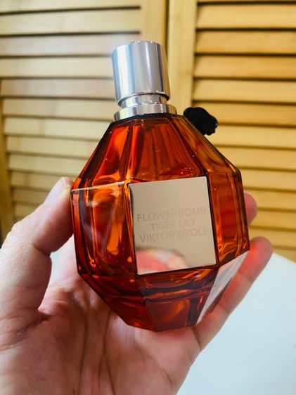Sold out ขวดน้ำหอมแท้ 💯 VICTOR and  ROLF Flowerbomb Tiger Lily 100ml พร้อมกล่อง หายาก สำหรับนักสะสม ตั้งโชว์หรู  พร็อพ ส่งฟรี รูปที่ 9
