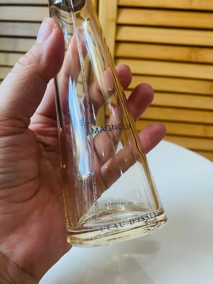 Sold out ขวดน้ำหอมเปล่าแท้ 💯 Issey Miyake L’Eau d’Issey Eau  Magnolia EDT Intense 100ml พร้อมกล่อง หายาก หรู ตั้งโชว์ได้ รูปที่ 5