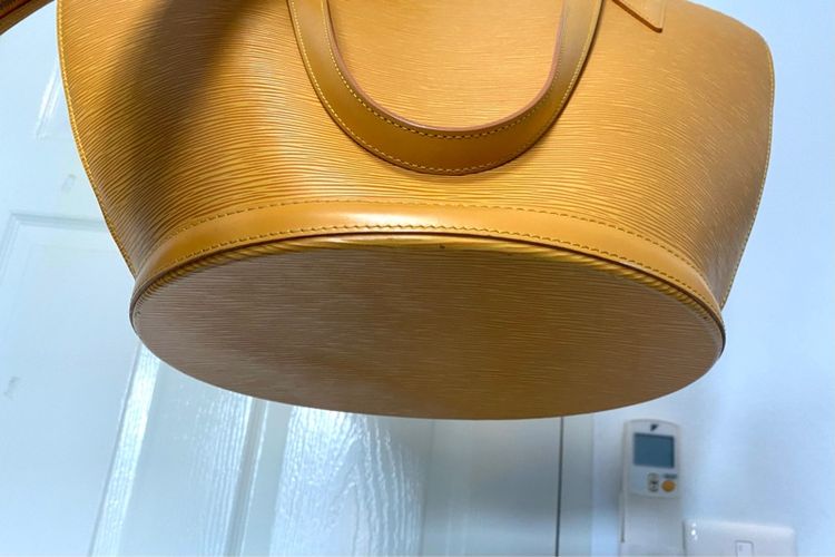 ประเป๋าสะพายข้าง Louis Vuitton รูปที่ 6