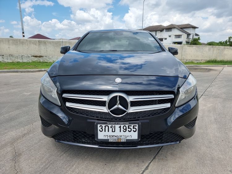 Mercedes-Benz A-Class 2014 A180 Sedan เบนซิน ไม่ติดแก๊ส เกียร์ธรรมดา ดำ รูปที่ 2
