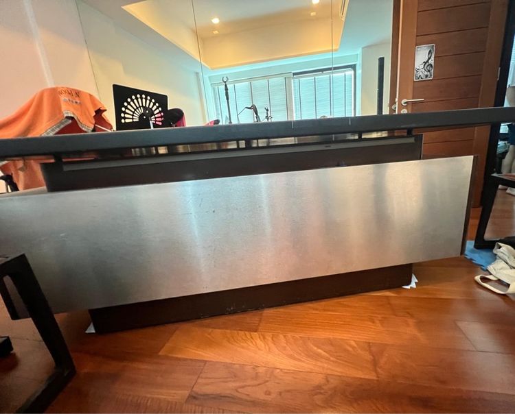 โต๊ะทำงานผู้บริหารสไตล์วินเทจ ตัวใหญ่ แข็งแรง งานไม้โทนเข้ม เท่มากค่ะ  รูปที่ 2