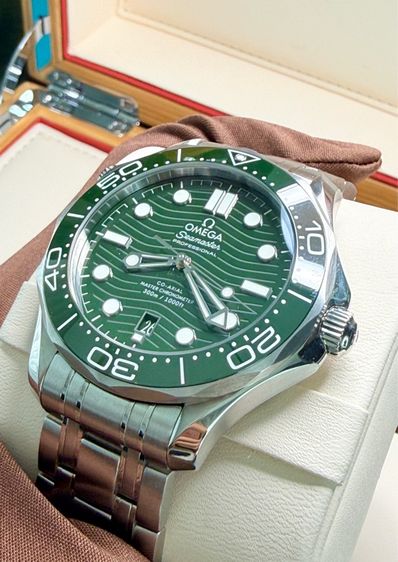 Omega Seamaster Green Diver รูปที่ 2