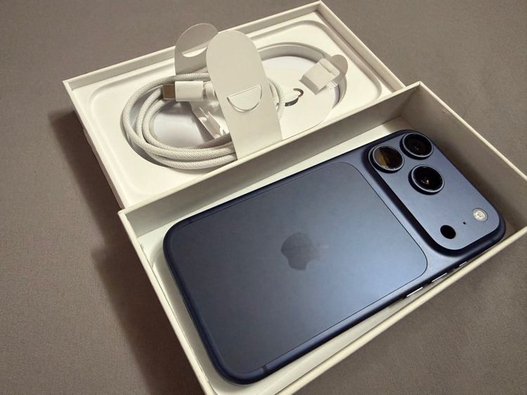 iPhone 17 pro สีบลู 256กิก