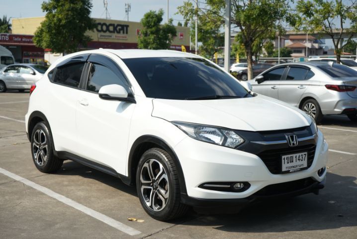 Honda HR-V 2017 1.8 S Sedan เบนซิน ไม่ติดแก๊ส เกียร์อัตโนมัติ ขาว รูปที่ 2