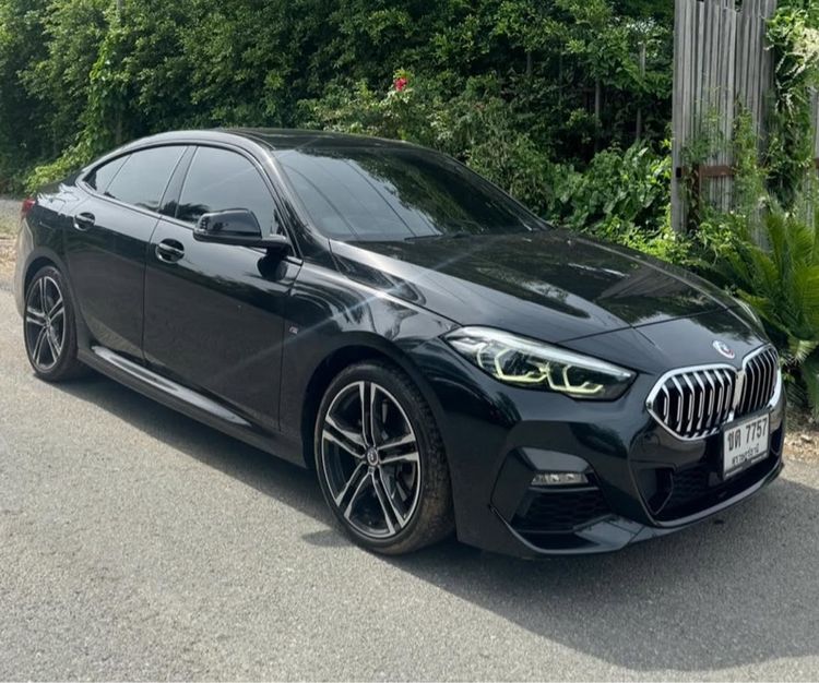 BMW Series 2 2023 220i Sedan เบนซิน ไม่ติดแก๊ส เกียร์อัตโนมัติ ดำ รูปที่ 2
